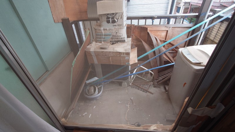 空き家 管理費用ゼロで掃除・整備したベランダの仕上がり