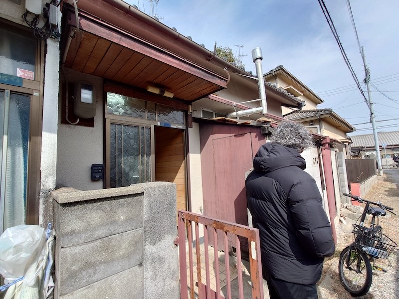 兵庫県尼崎市次屋の空き家前で内覧後に合流