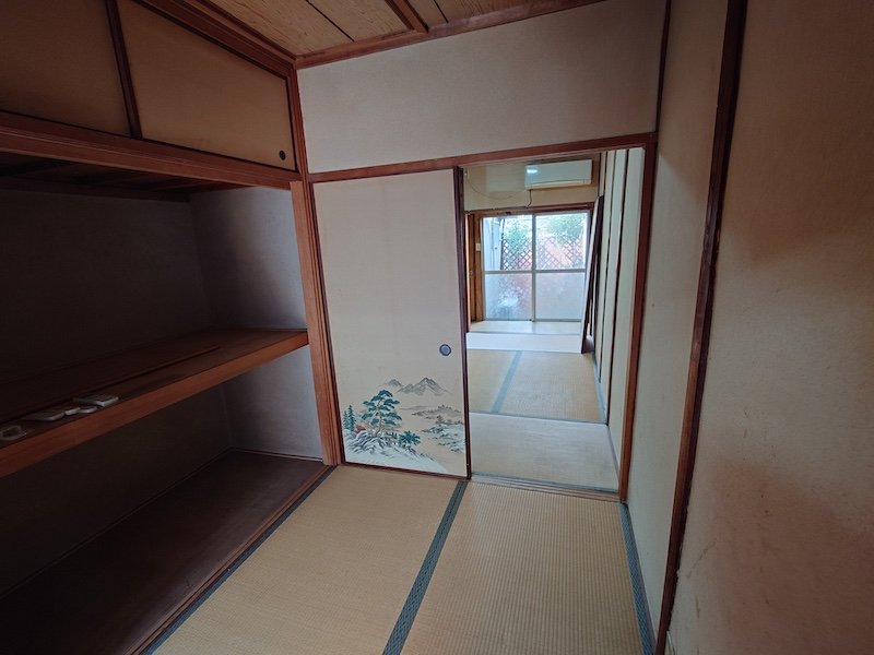 兵庫県尼崎市次屋の空き家｜活用に向けたキッチン修繕の様子