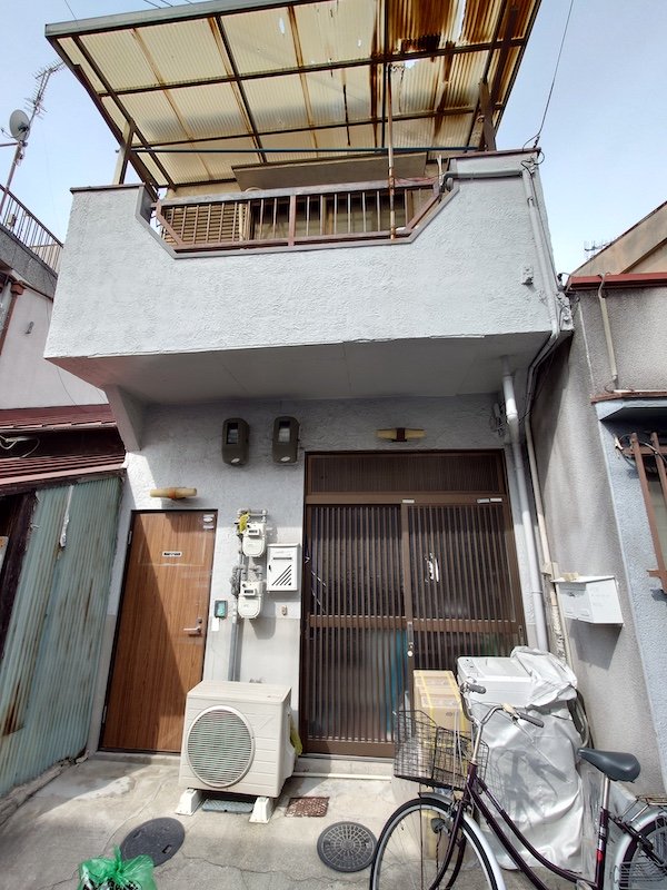 兵庫県尼崎市次屋にある竹田さん管理の空き家一軒家外観