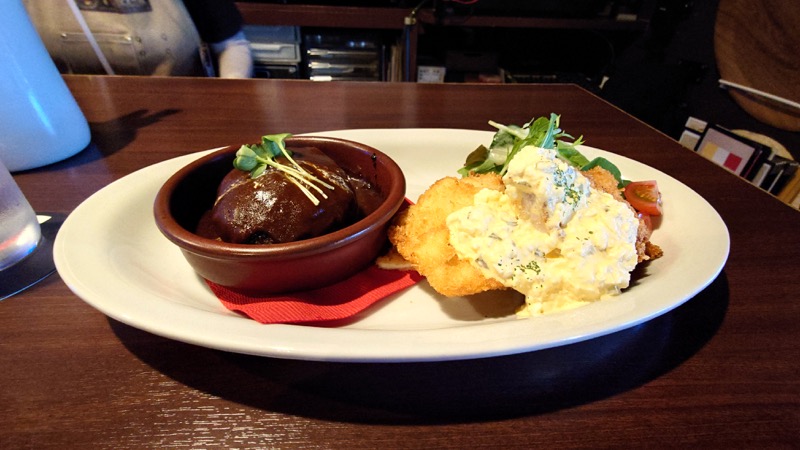 大村市 ミュージックバー tori-kのハンバーグランチ